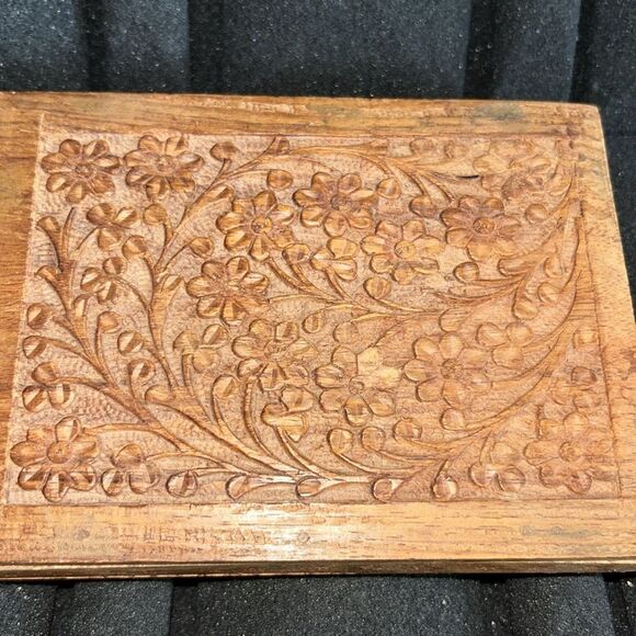 Wood Box Hand Carved Jewelry Trinket flower design Made in India 6” x 4”x2” - Picture 2 of 7